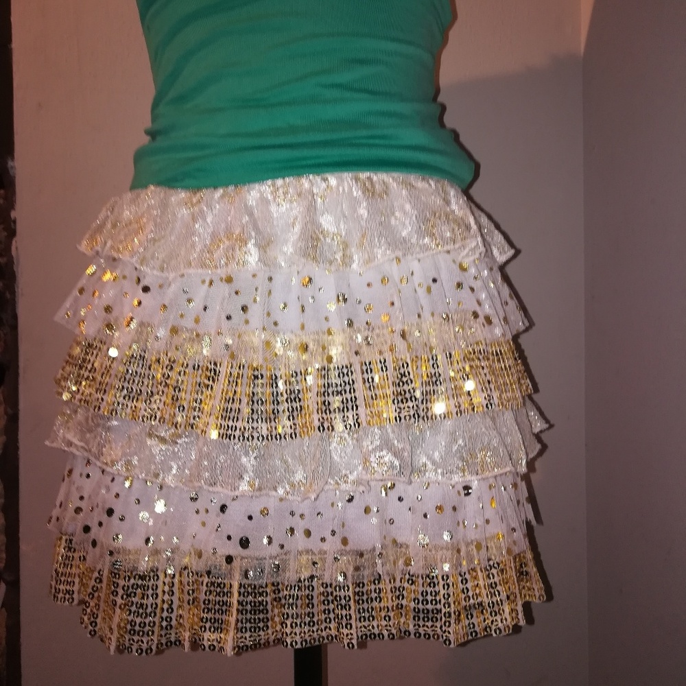So  mini skirt